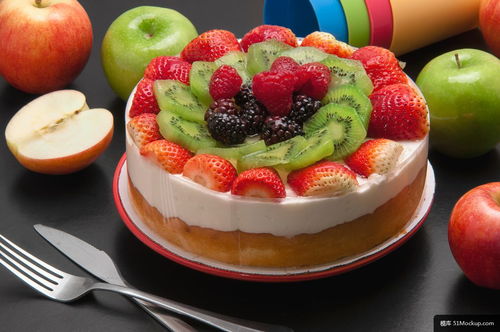 食品 蛋糕 水果 苹果 草莓 叉 美食摄影图片